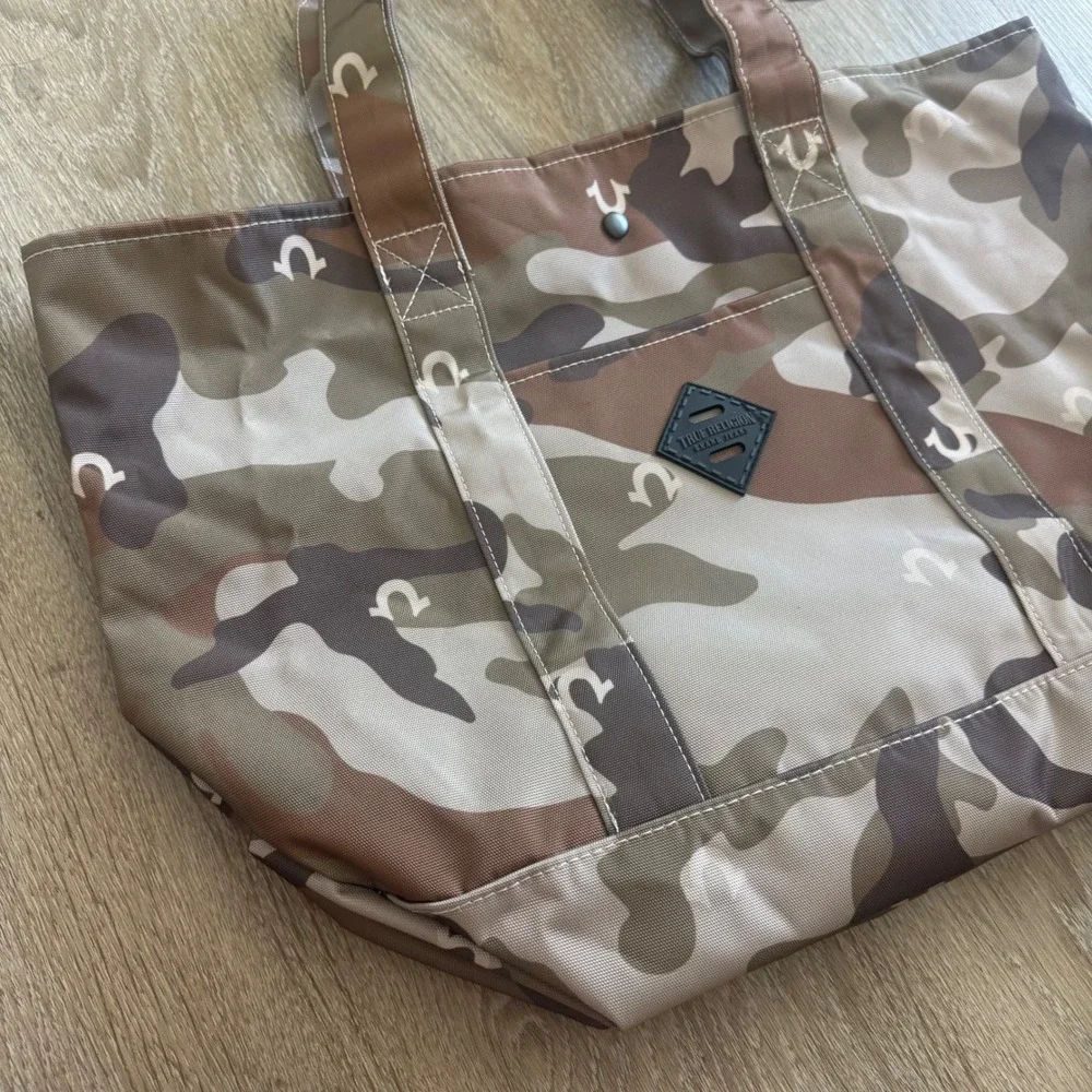 True Religion Dribble Camo Tote Bag Horseshoe Logo Canvas TR106324 New With Tags